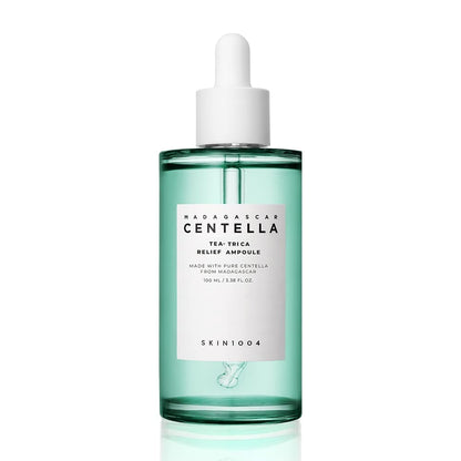 Zde je překlad do češtiny (přizpůsobený pro e-shopy s kosmetikou):  SKIN1004 Tea-Trica Relief Ampoule (100 ml) – zklidňující hydratace pro citlivou pleť