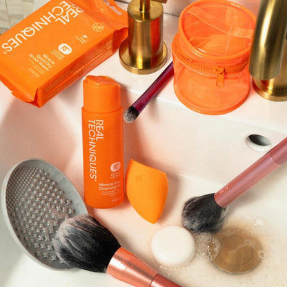 Real Techniques Miracle hloubkově čisticí gel, šampon na čištění kosmetických štětců a houbiček, veganský a cruelty-free, lahvička 118 ml